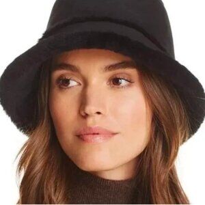 NWT UGG SHEEPSKIN SHEARLING BUCKET HAT SIZE  P/M